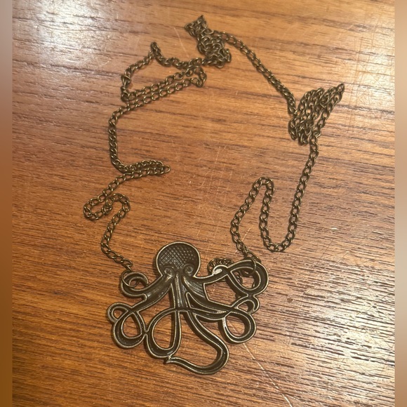 Vintage Octopus Pendant Necklace - Picture 3 of 4